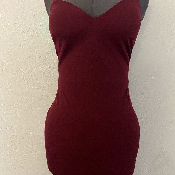 Burgundy dress - Picture 3 of 7